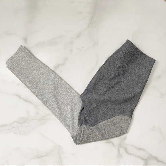 Outdoor Voices Springs 7/8 Leggings in Graphite/Ash/Dove - Picture 3 of 7